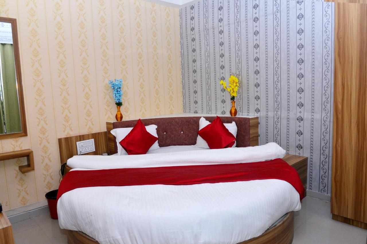 Hotel Asopalav Гандинагар Екстериор снимка