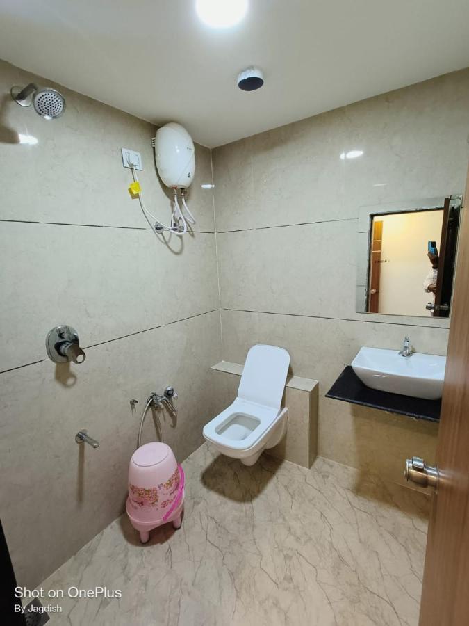 Hotel Asopalav Гандинагар Екстериор снимка